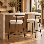 Barstoelen Set van 2 - Bouclé - Zithoogte 66 cm - Met Rugleuning en Voetsteun - Metalen Frame - Crème