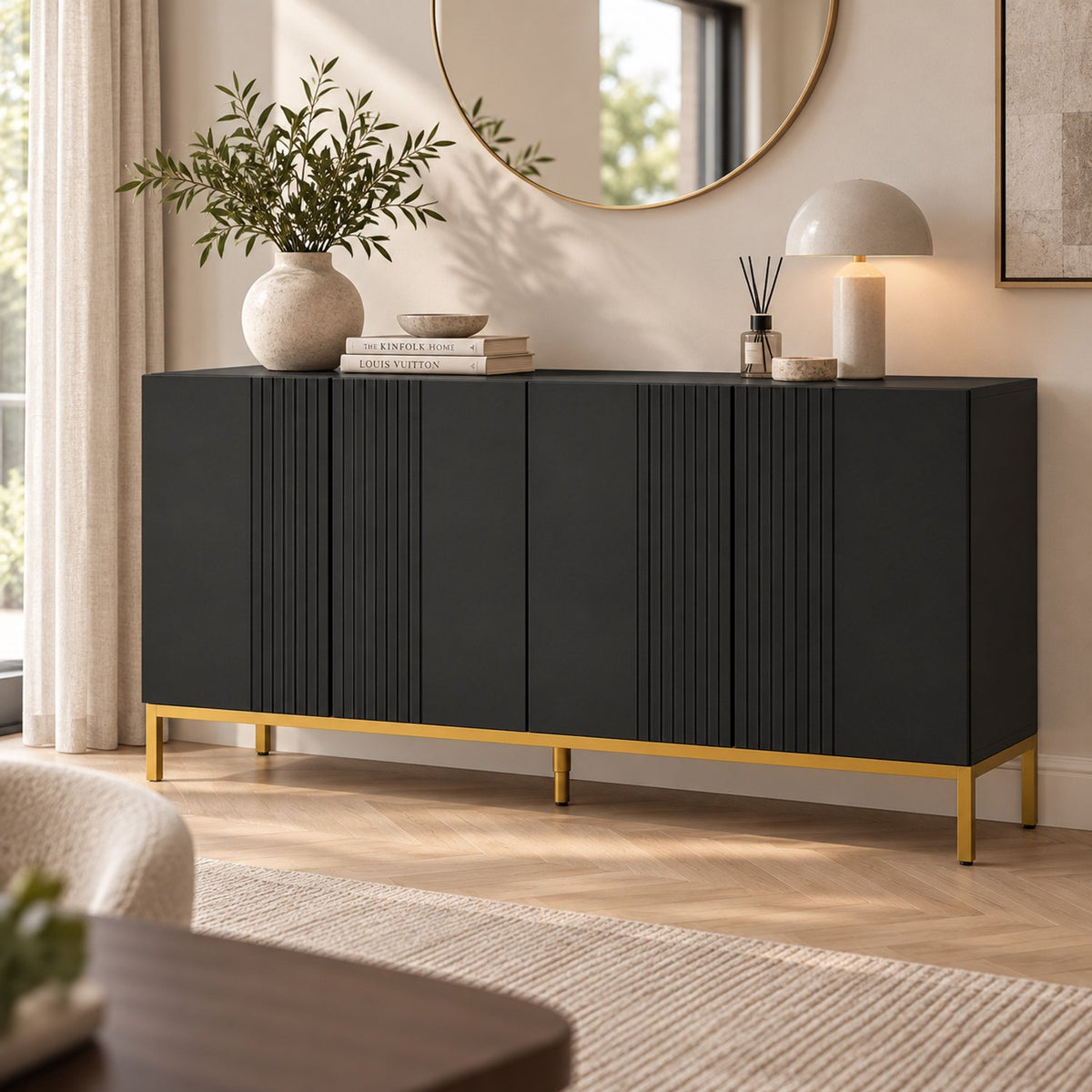 Dressoir - 4 Deuren & Verstelbare Planken – Modern Buffetkast – Dressoir Kast – 140 x 40 x 75 cm – Zwart & Goud