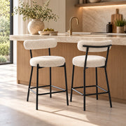 Barstoelen Set van 2 - Bouclé - Zithoogte 66 cm - Met Rugleuning en Voetsteun - Metalen Frame - Crème